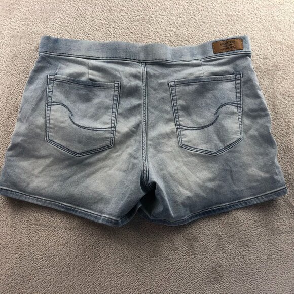 Signature By Levi Strauss Womens Lounge Shorts Size 14 Light Wash Denim Pull On - Picture 13 of 13